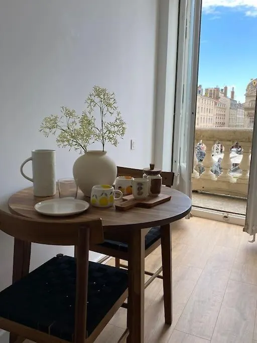 Balcon Place Des Terreaux Lyon 0*,  France